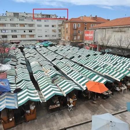 Center Rooftop Terrace I